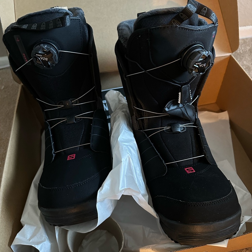 NIB Women’s snowboarding boots, SALOMON PEARL BOA